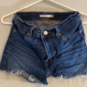 Levis dark blue shorts